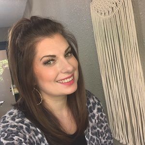 Meet your Posher, Miki